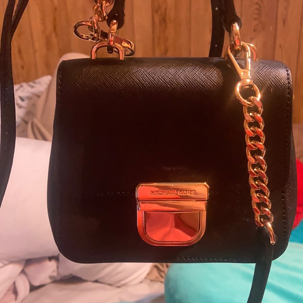 New used Michael kors purse